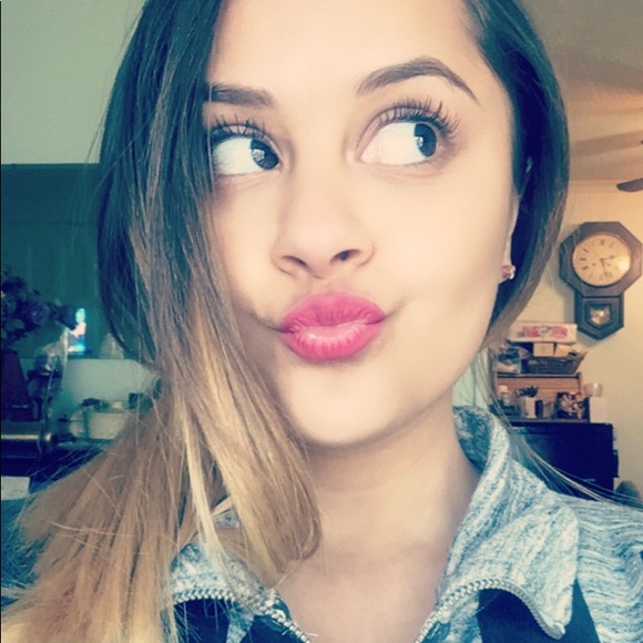 Meet your Posher, Roxanna - Picture 1 of 1